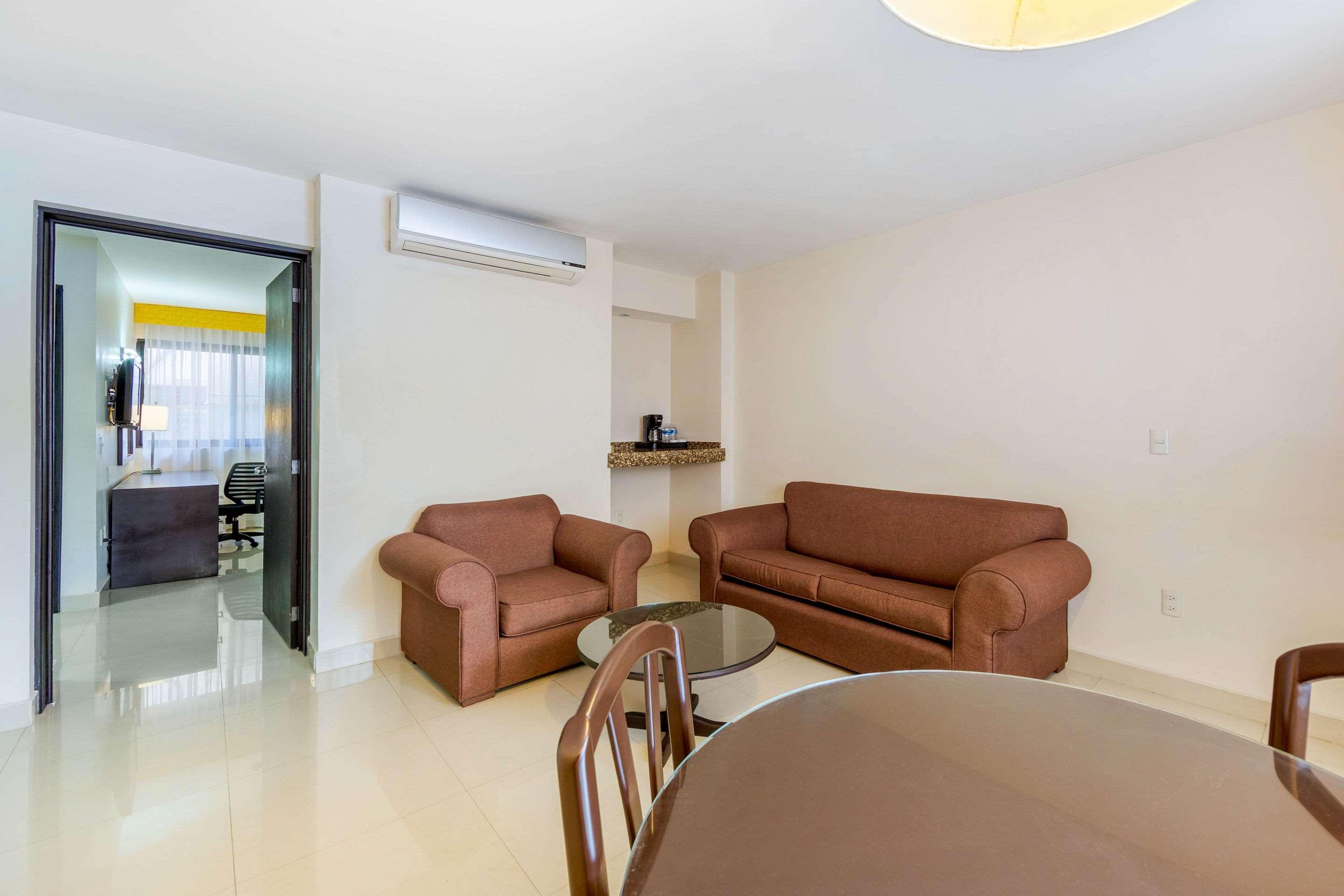 Quality Inn Tuxtla Gutiérrez Buitenkant foto