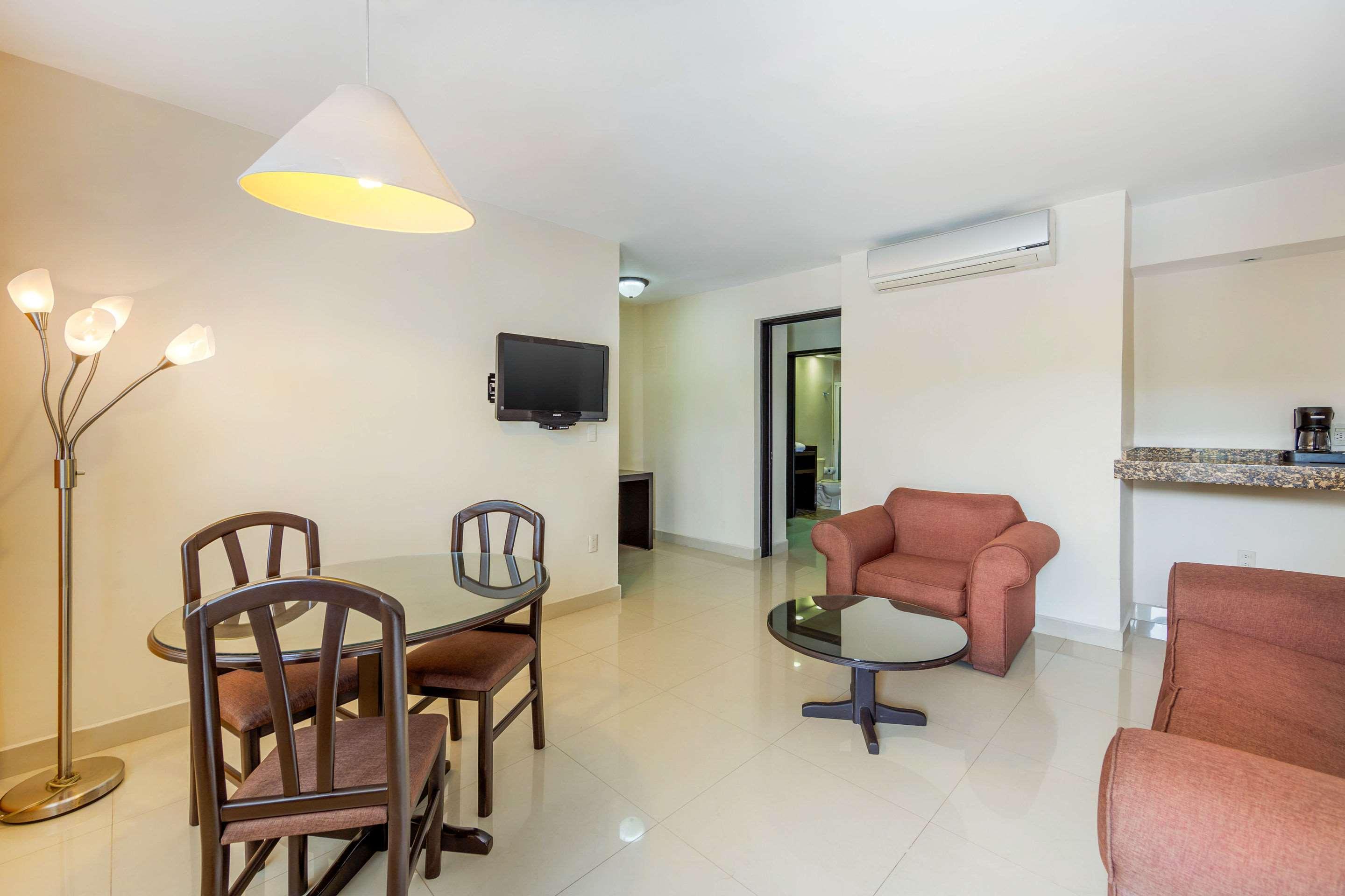 Quality Inn Tuxtla Gutiérrez Buitenkant foto