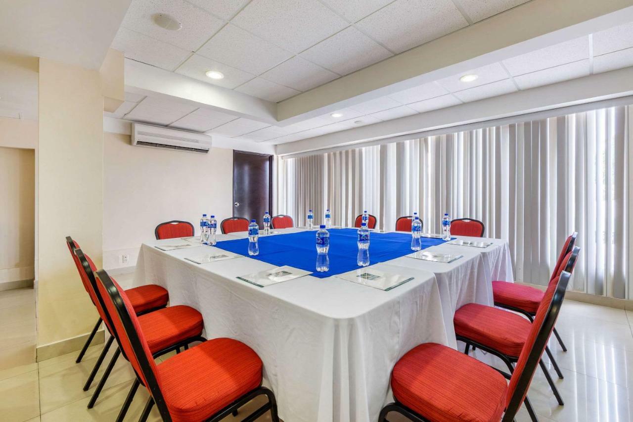 Quality Inn Tuxtla Gutiérrez Buitenkant foto