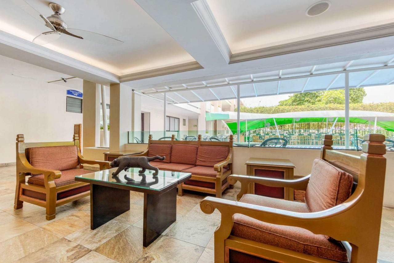 Quality Inn Tuxtla Gutiérrez Buitenkant foto