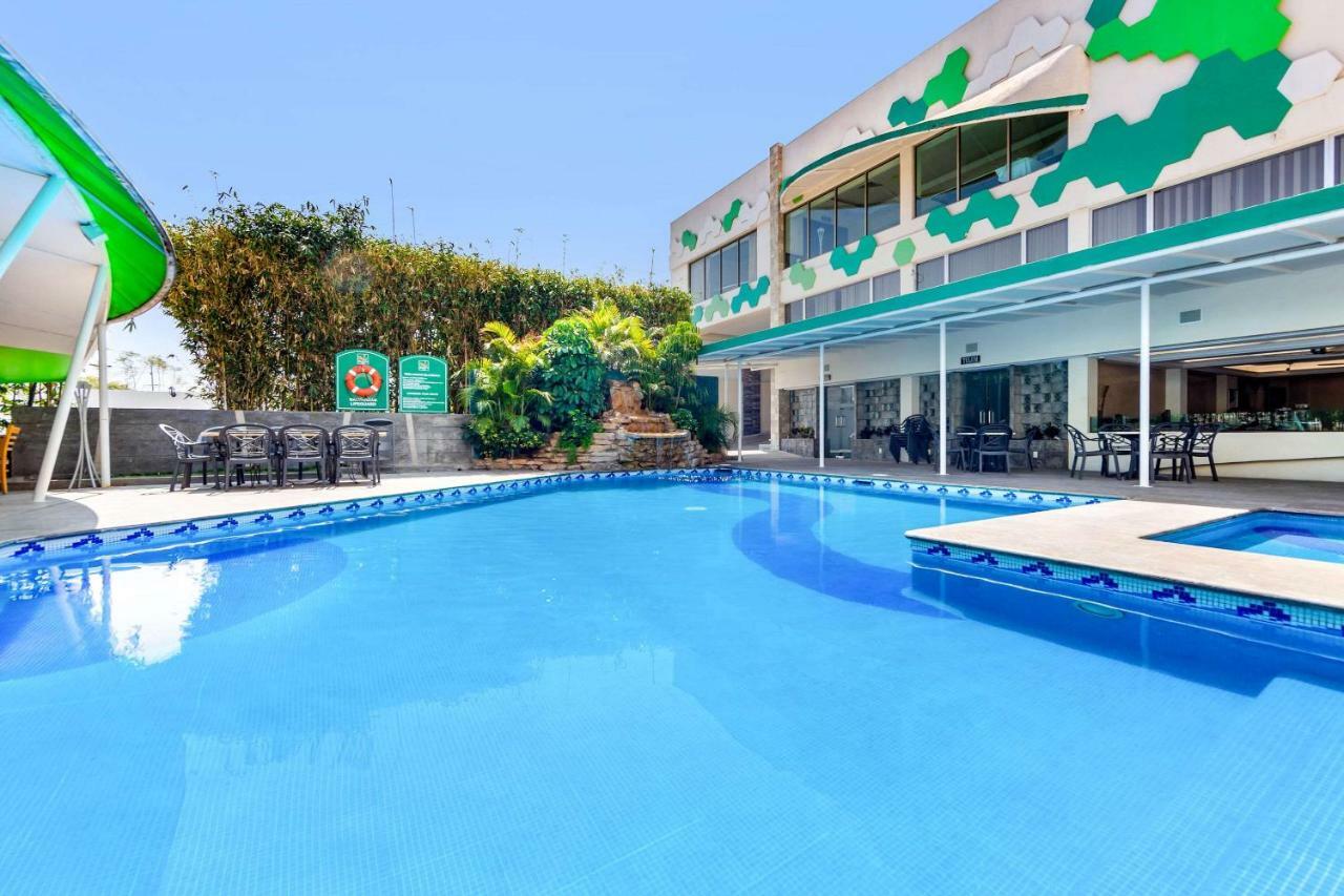 Quality Inn Tuxtla Gutiérrez Buitenkant foto