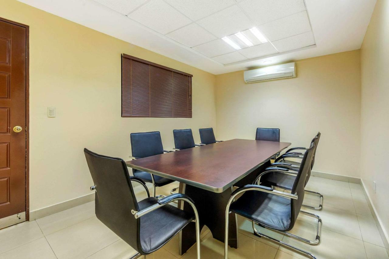 Quality Inn Tuxtla Gutiérrez Buitenkant foto